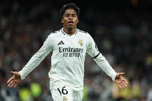 记者：阿隆索考虑让恩德里克在本赛季出任右边翼的位置