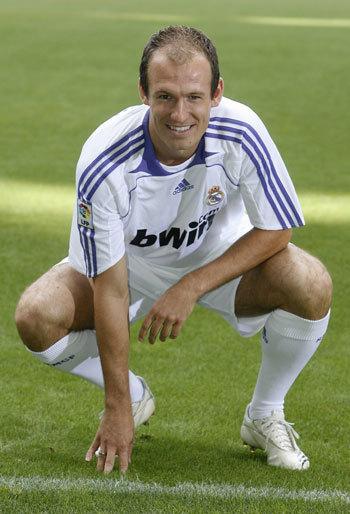 在线体育-23岁罗本3500万欧元转会皇马，开启西甲生涯