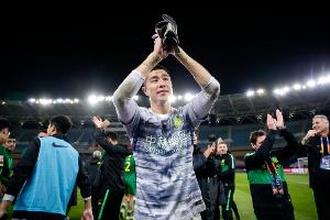 体育赛事-侯森谈36岁生日：自己是最幸福的北京孩子，希望母亲能好起来